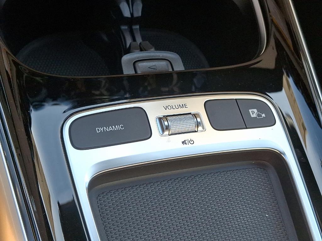 new 2025 Mercedes-Benz GLA 250 car