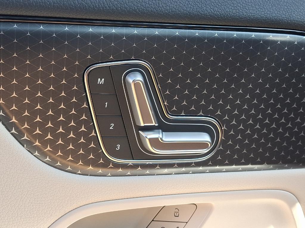 new 2025 Mercedes-Benz GLA 250 car