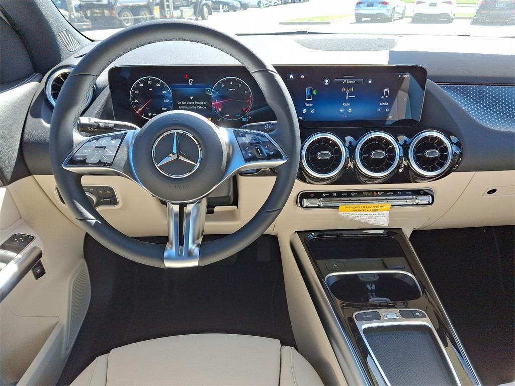 new 2025 Mercedes-Benz GLA 250 car, priced at $44,250