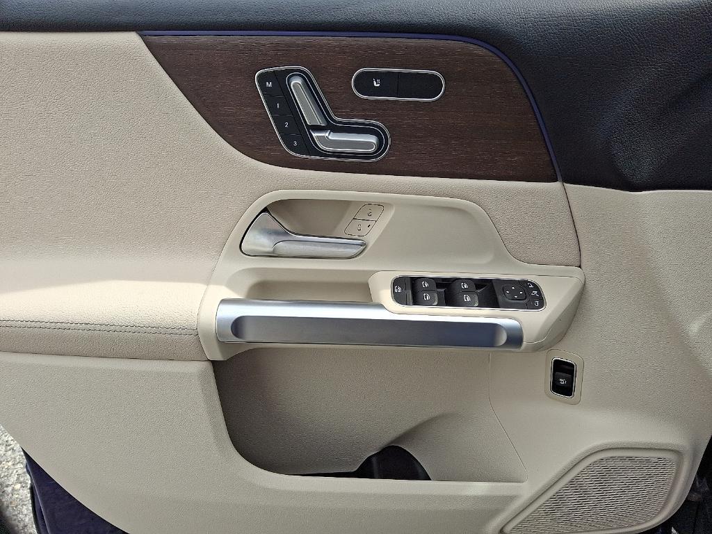 used 2023 Mercedes-Benz GLB 250 car, priced at $34,900