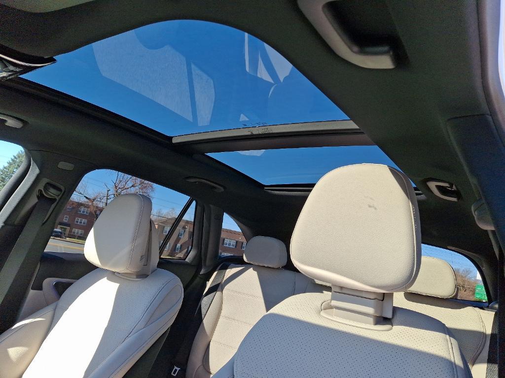 new 2025 Mercedes-Benz GLC 300 car, priced at $54,785