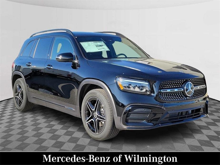 new 2024 Mercedes-Benz GLB 250 car, priced at $51,820