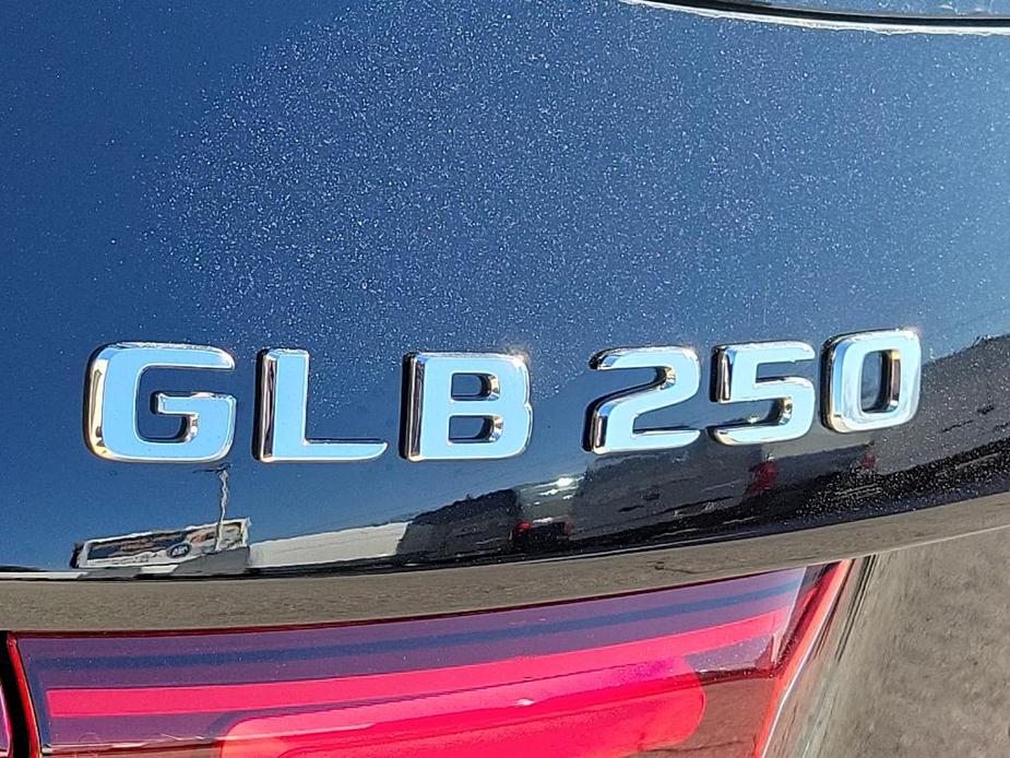 new 2024 Mercedes-Benz GLB 250 car, priced at $51,820