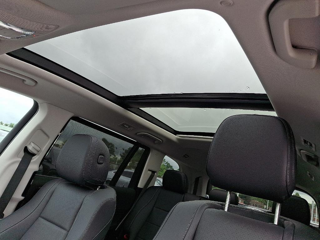new 2025 Mercedes-Benz GLS 450 car, priced at $93,415