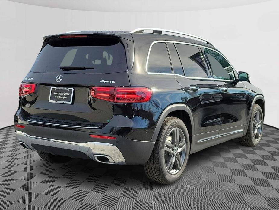 new 2024 Mercedes-Benz GLB 250 car, priced at $53,090