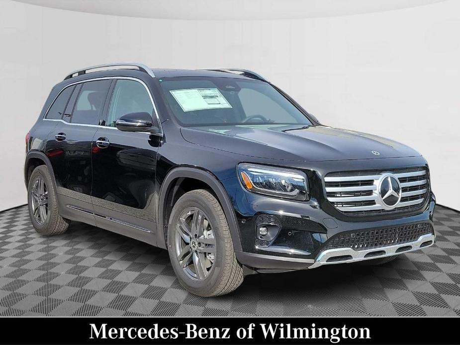 new 2024 Mercedes-Benz GLB 250 car, priced at $53,090