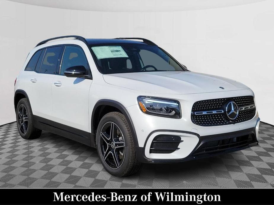 new 2024 Mercedes-Benz GLB 250 car, priced at $55,900