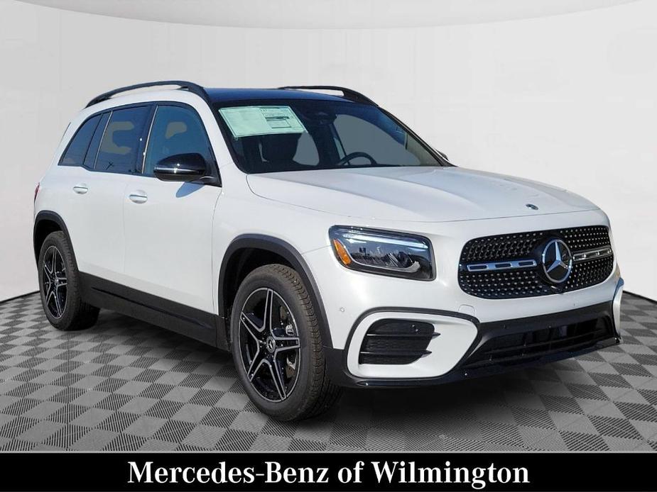 new 2024 Mercedes-Benz GLB 250 car, priced at $55,900