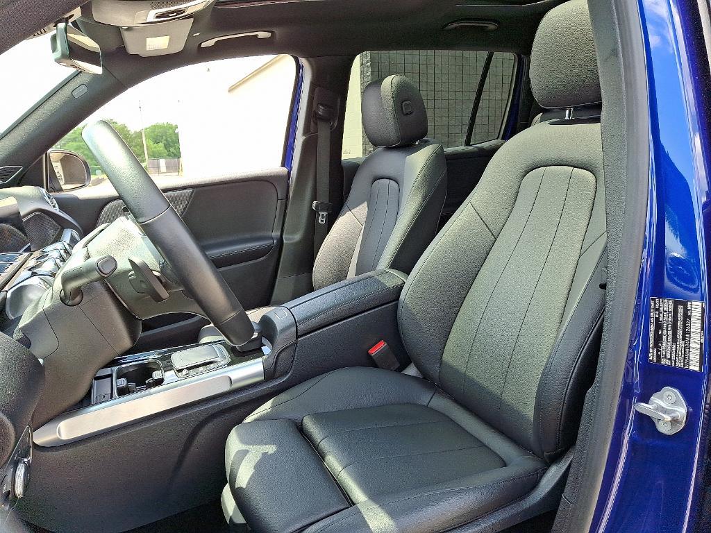 used 2021 Mercedes-Benz GLB 250 car, priced at $31,900