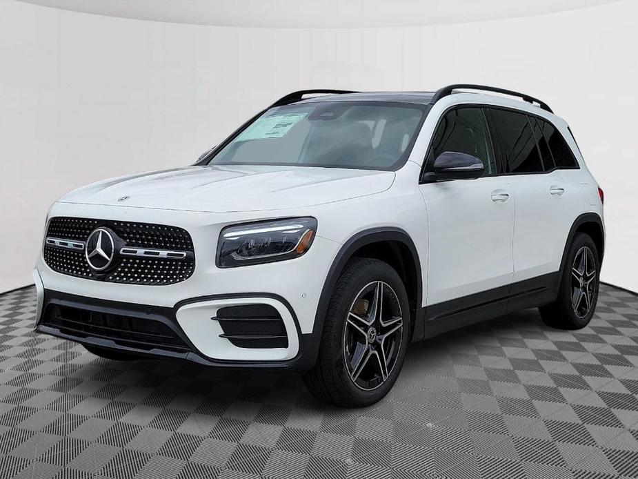 new 2024 Mercedes-Benz GLB 250 car, priced at $54,590