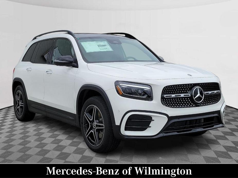 new 2024 Mercedes-Benz GLB 250 car, priced at $54,590