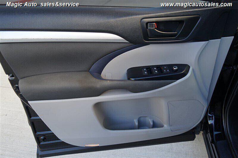 used 2019 Toyota Highlander car, priced at $19,990