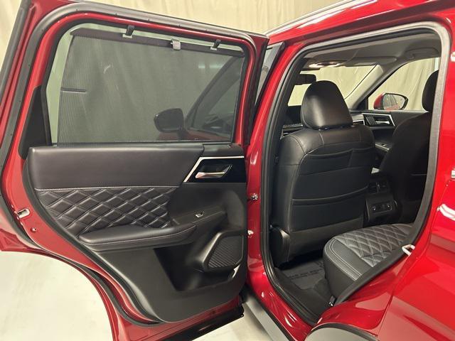 used 2023 Mitsubishi Outlander car, priced at $27,000