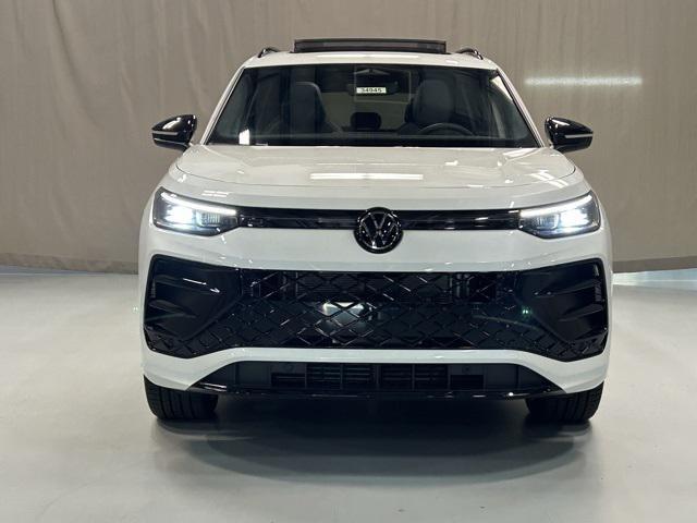 new 2025 Volkswagen Tiguan car, priced at $39,191