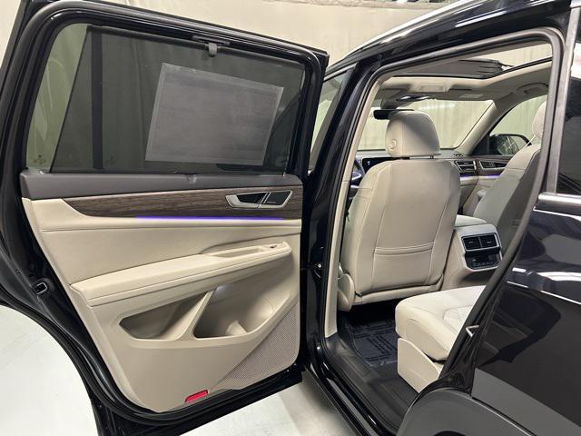 new 2025 Volkswagen Atlas car, priced at $53,869