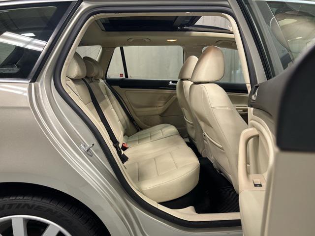 used 2014 Volkswagen Jetta SportWagen car, priced at $9,700