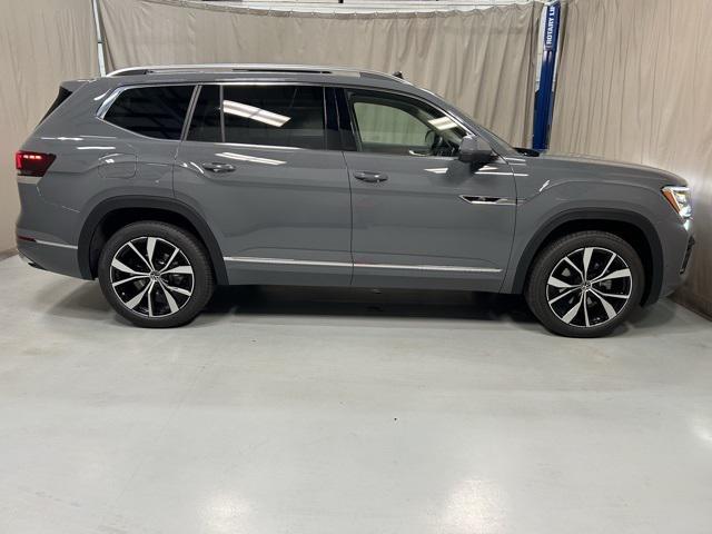 new 2025 Volkswagen Atlas car, priced at $52,651