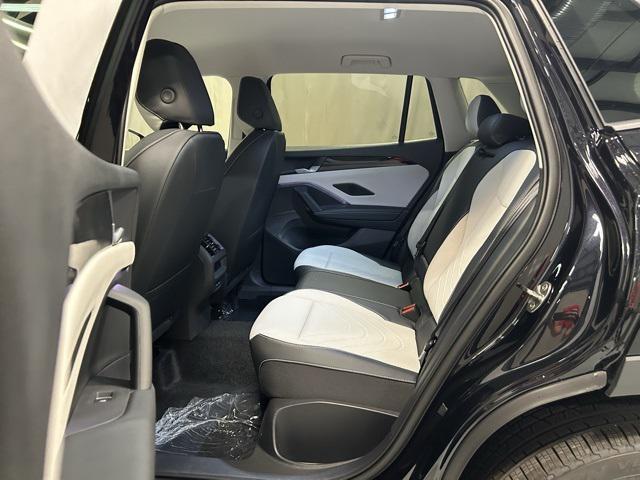 new 2025 Volkswagen Tiguan car, priced at $34,076