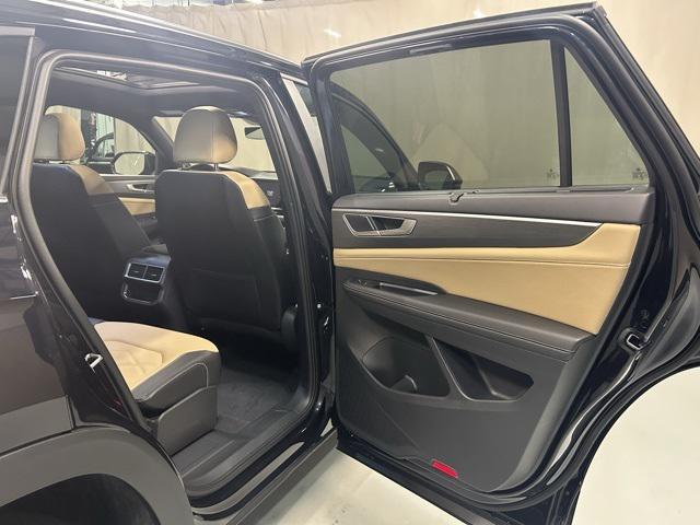 new 2026 Volkswagen Atlas Cross Sport car, priced at $47,382
