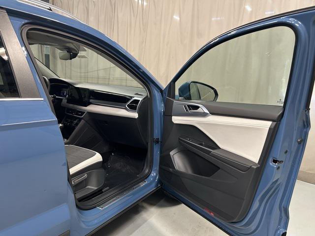 new 2025 Volkswagen Taos car, priced at $32,026