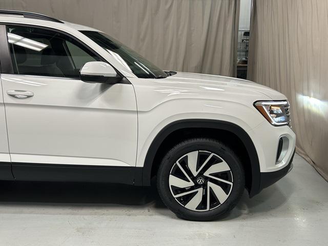 new 2025 Volkswagen Atlas car, priced at $43,095