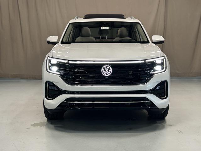 new 2025 Volkswagen Atlas car, priced at $52,651