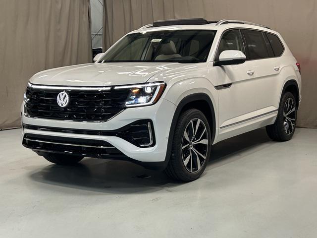 new 2025 Volkswagen Atlas car, priced at $52,651