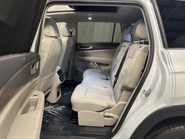 new 2025 Volkswagen Atlas car, priced at $52,651