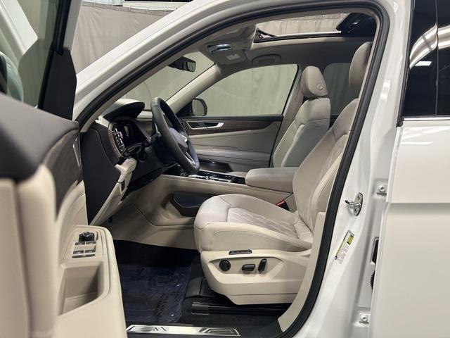 new 2025 Volkswagen Atlas car, priced at $52,651