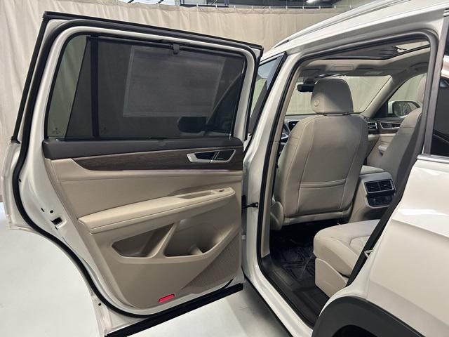 new 2025 Volkswagen Atlas car, priced at $52,651