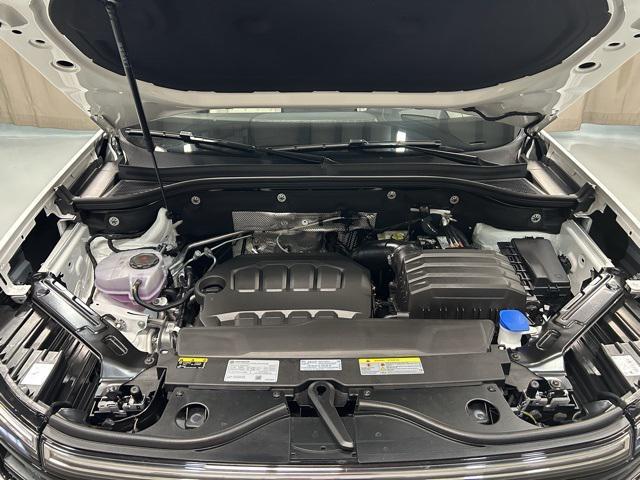 new 2025 Volkswagen Atlas car, priced at $52,651