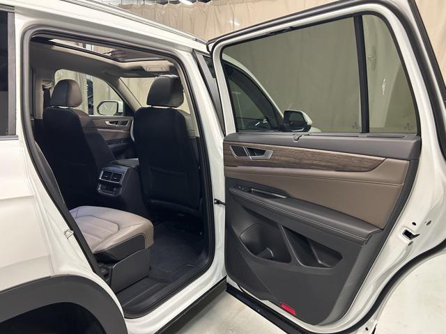 new 2025 Volkswagen Atlas car, priced at $48,341