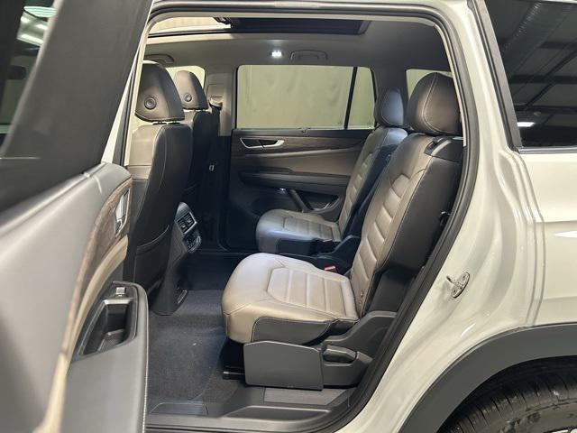 new 2025 Volkswagen Atlas car, priced at $48,341