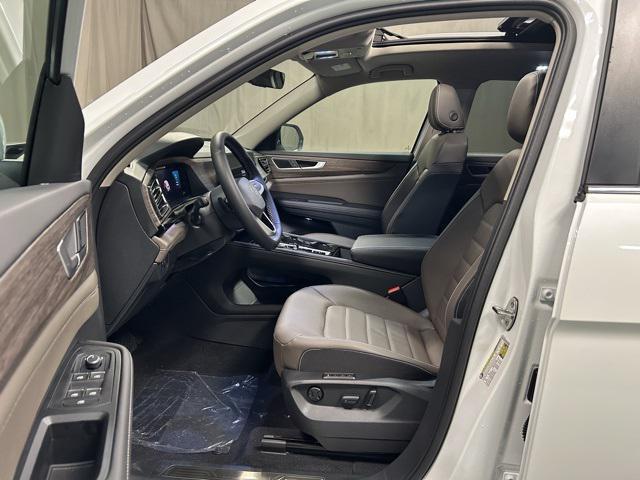 new 2025 Volkswagen Atlas car, priced at $48,341