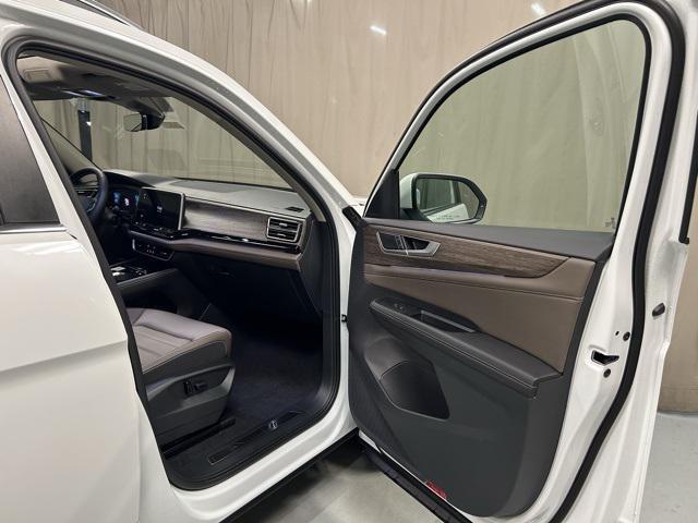new 2025 Volkswagen Atlas car, priced at $48,341