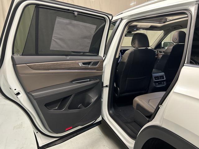 new 2025 Volkswagen Atlas car, priced at $48,341