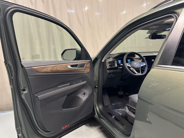 new 2026 Volkswagen Atlas car, priced at $49,494
