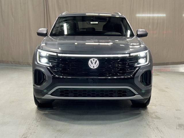 new 2025 Volkswagen Atlas Cross Sport car, priced at $43,118
