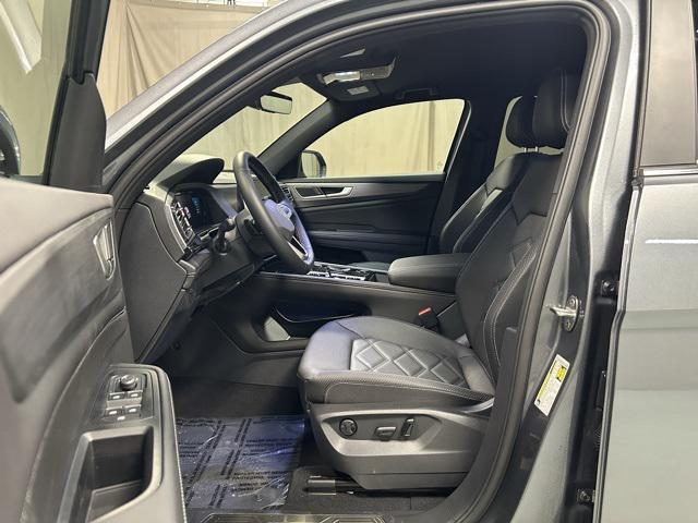 new 2025 Volkswagen Atlas Cross Sport car, priced at $43,118
