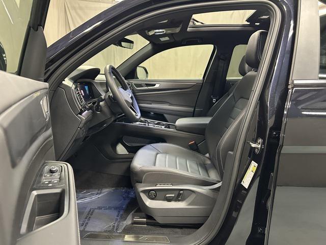new 2025 Volkswagen Atlas Cross Sport car, priced at $47,181
