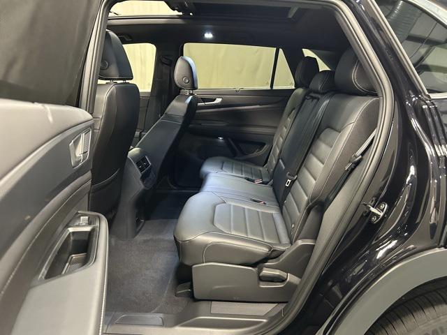 new 2025 Volkswagen Atlas Cross Sport car, priced at $47,181