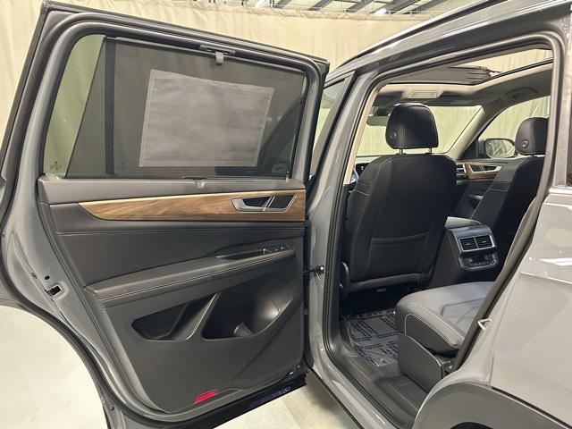 new 2025 Volkswagen Atlas car, priced at $47,990