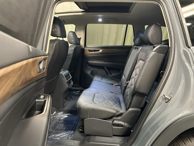 new 2025 Volkswagen Atlas car, priced at $47,990
