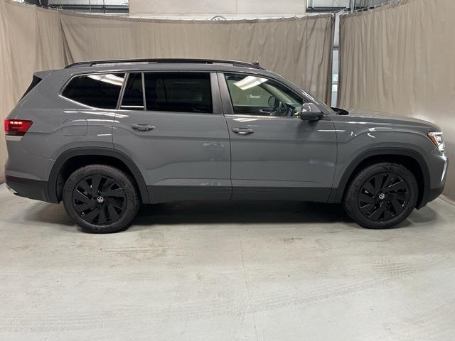 new 2025 Volkswagen Atlas car, priced at $47,990