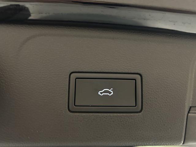 used 2024 Volkswagen Atlas car, priced at $40,100