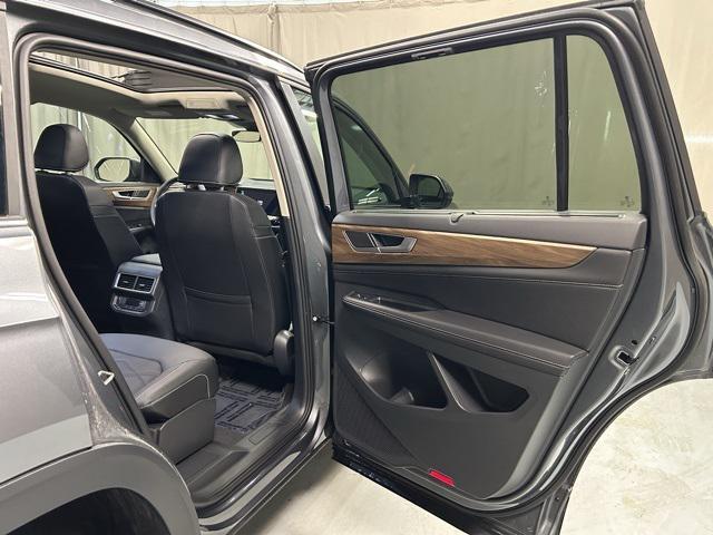 new 2025 Volkswagen Atlas car, priced at $46,317