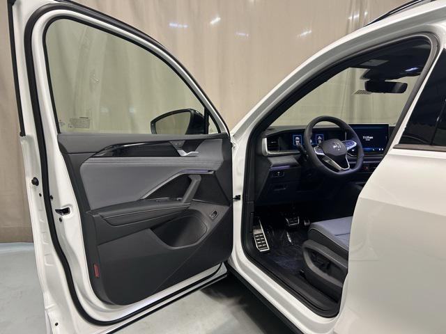 new 2025 Volkswagen Tiguan car, priced at $38,691