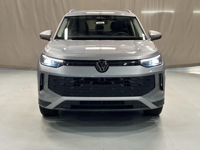 new 2025 Volkswagen Tiguan car, priced at $34,218