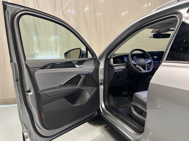 new 2025 Volkswagen Tiguan car, priced at $34,218