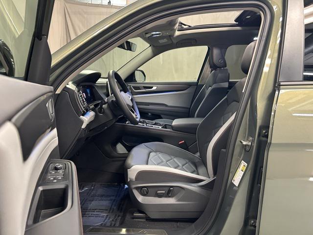 new 2025 Volkswagen Atlas car, priced at $49,514